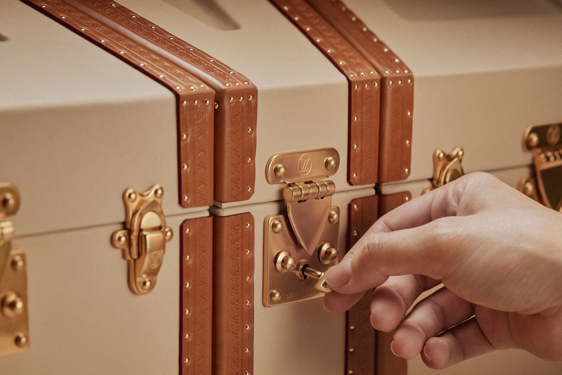 Creating the accessory set for the Classic Turbo created by Singer and Louis Vuitton