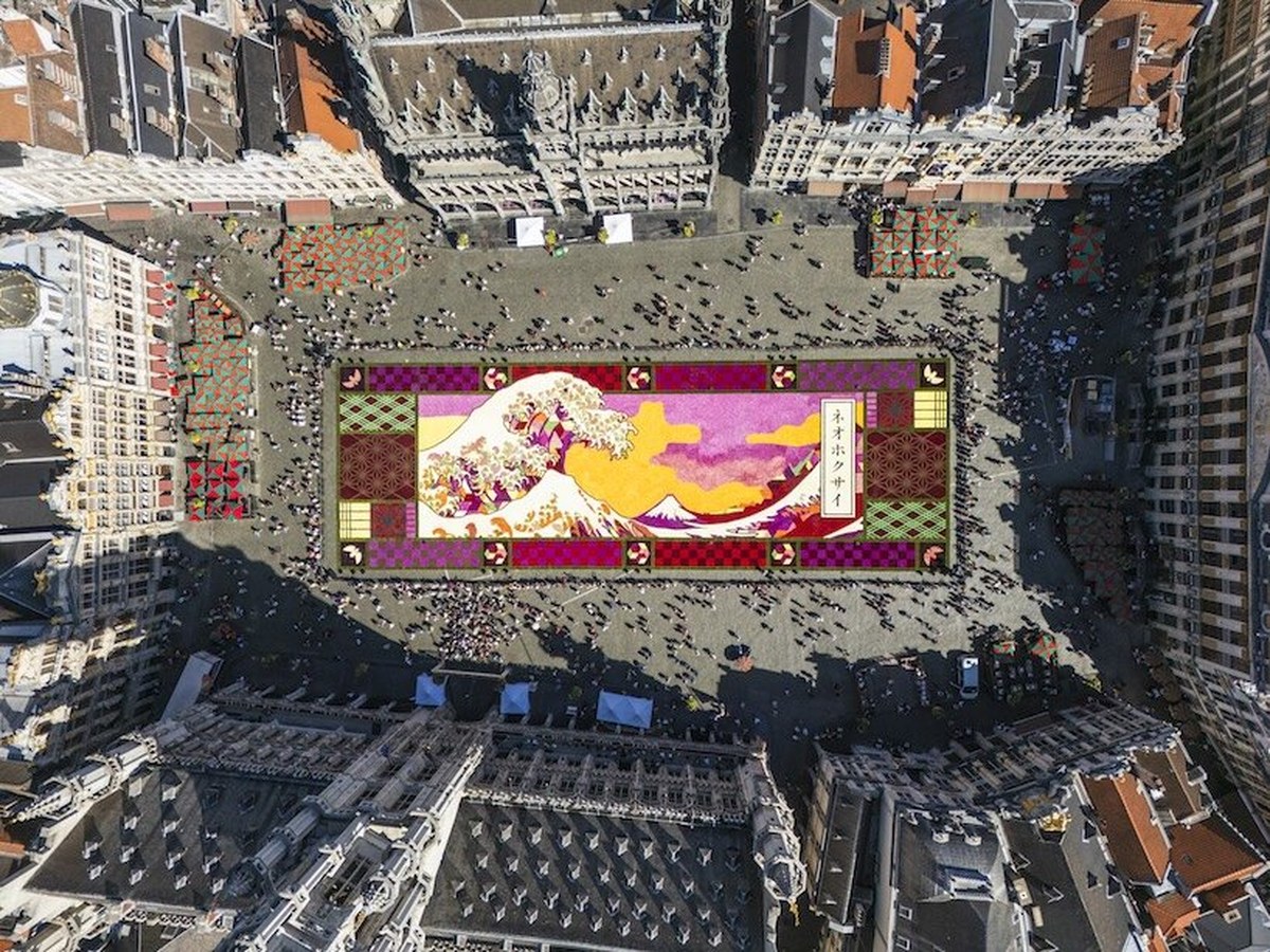 brussels rolls out hokusai’s great wave in 750,000 dahlias for flower carpet 2026 - 1