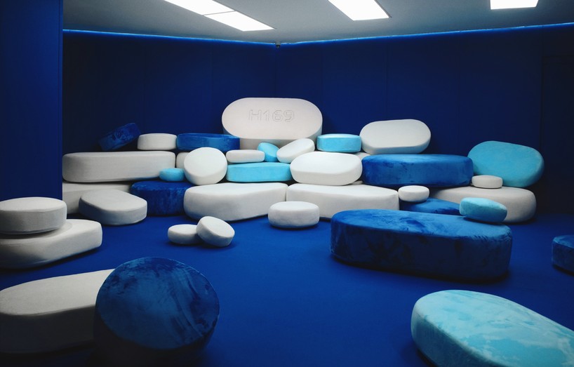 tablet-shaped pillows turn 48 hours of sleeplessness into tactile installation - 1