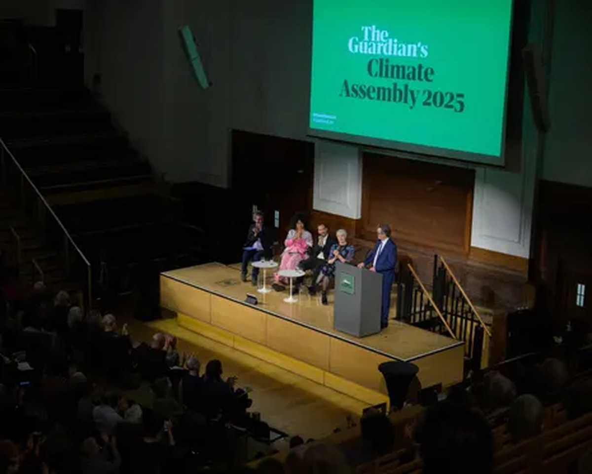 The Guardian’s climate assembly panel welcomes Feargal Sharkey to the stage.