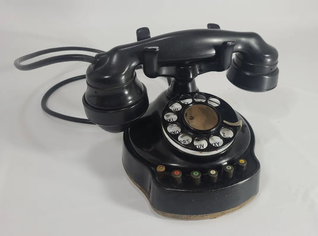 A Brief History of Hold Music, From Early Patents to the Soundtrack of Customer-Service Purgatory