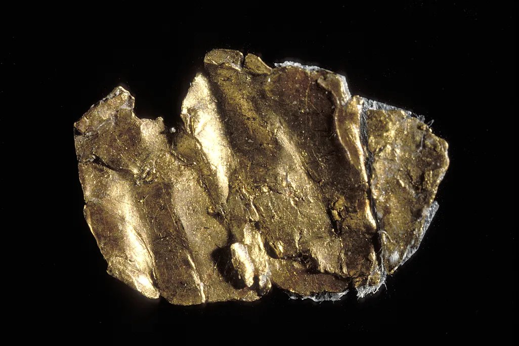 a gold shaving