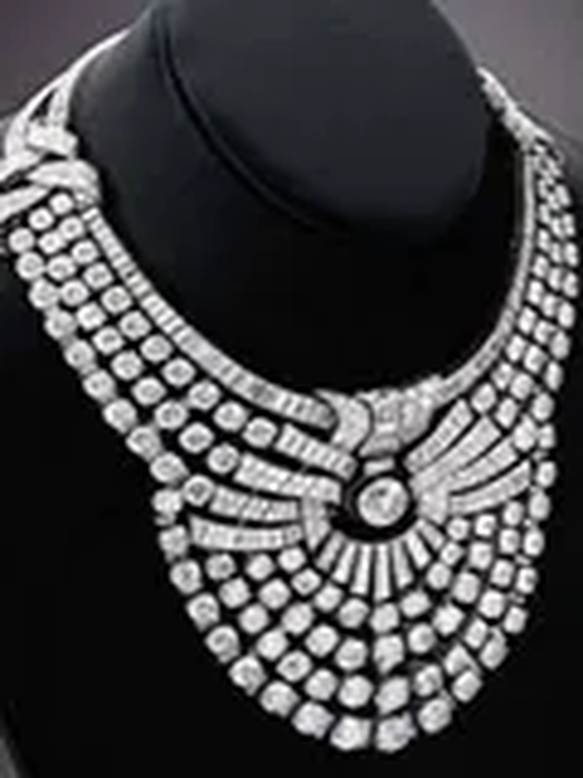 The 200-carat platinum necklace.