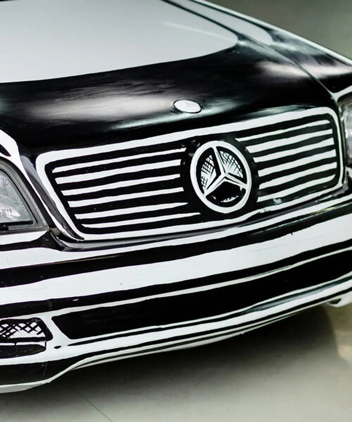 joshua vides’ mercedes SL500 looks like a drawing, and now it’s up for auction