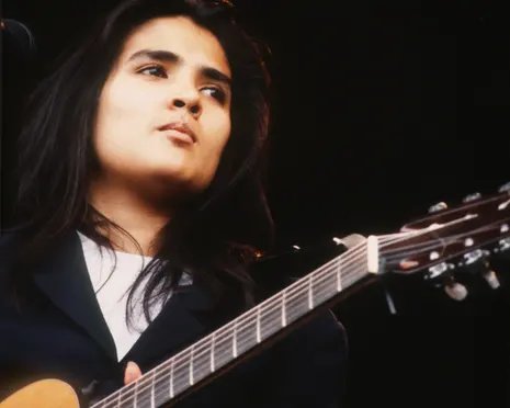 Tanita Tikaram on stage in 1989.