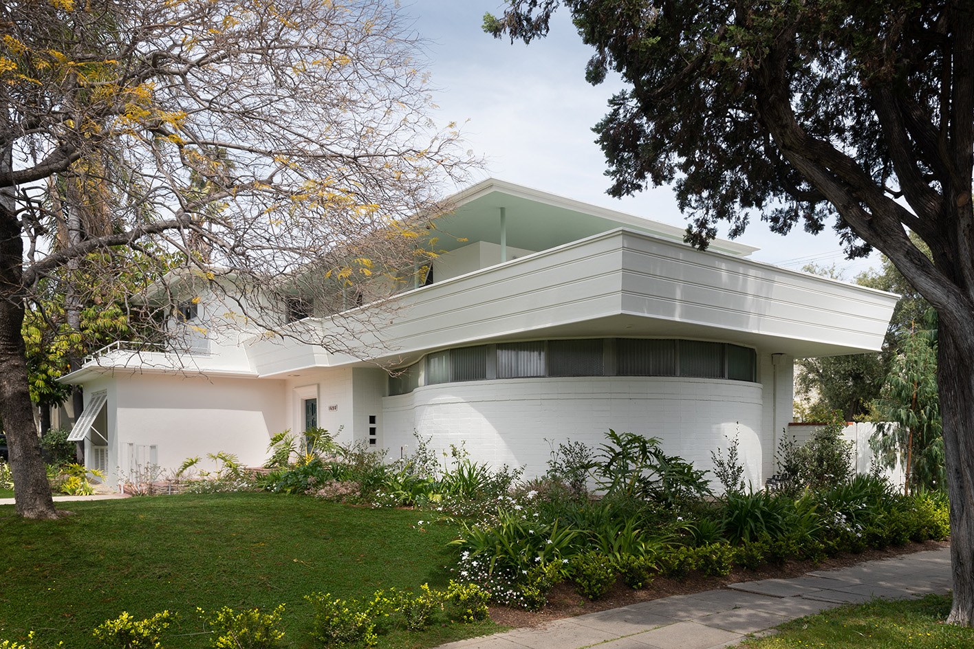 exterior of Paul R. Williams house