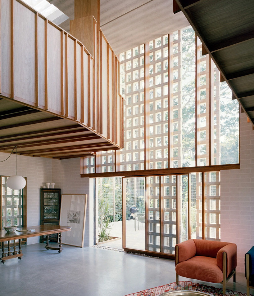 australian architects ditch the traditional box in favor of climate-responsive home designs - 9