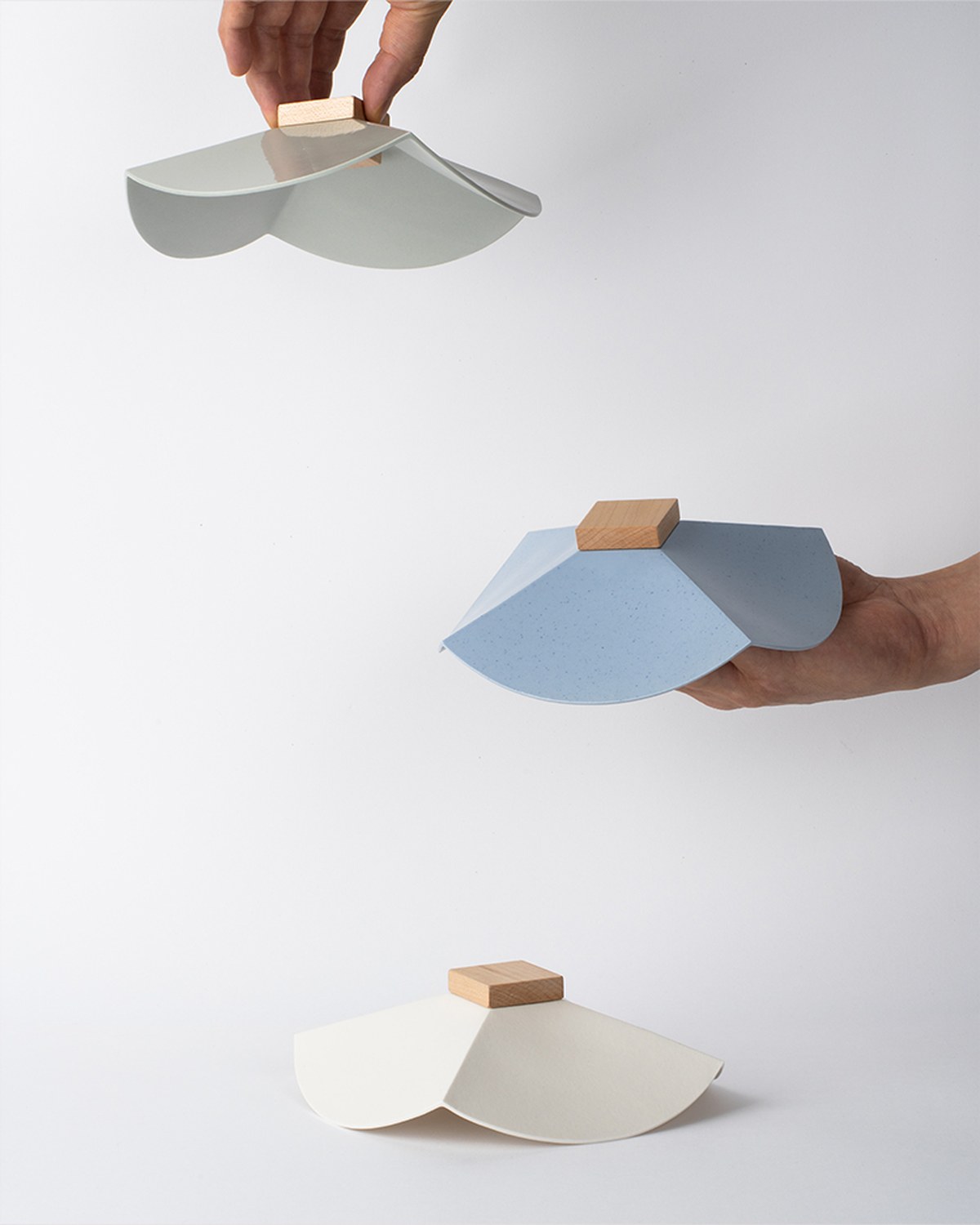 byunggwon nas alit lamp explores how ceramic wood and light interact 2