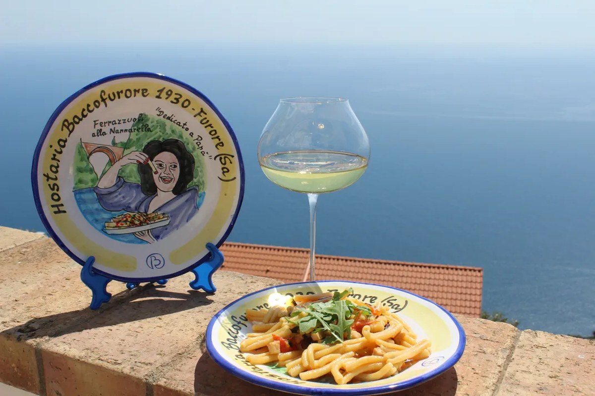 In Some Trattorias in Italy, Diners Can Enjoy a Meal and Take the Plate It Was Served on Home as a Souvenir