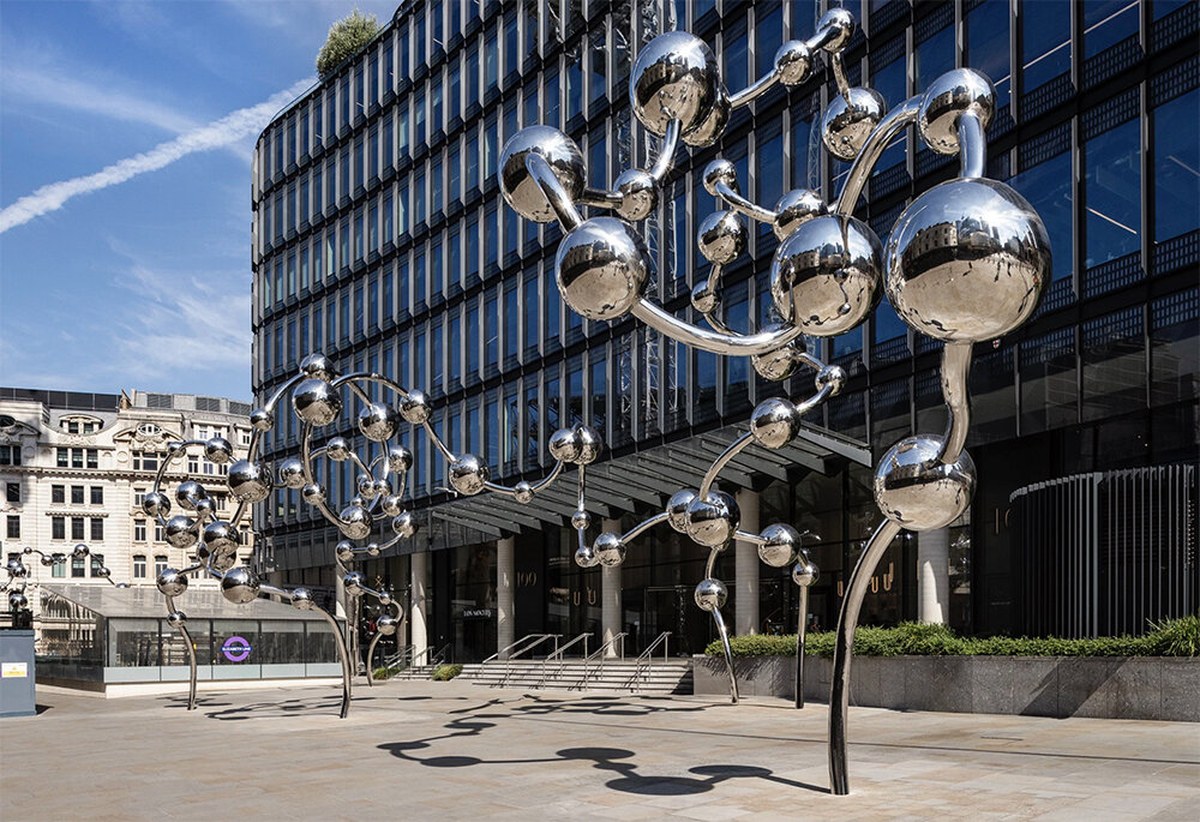 yayoi kusama leaves behind a world of dots, mirrors and infinity - 8