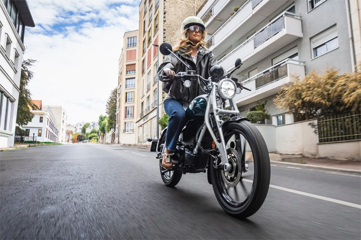 royal enfield revolutionizes the electric motorcycle experience with flying flea c6 - 2
