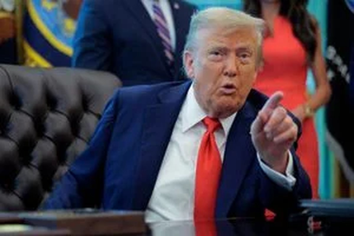 Trump threatens to cut trade with deficit countries if the Fed doesn't slash interest rates