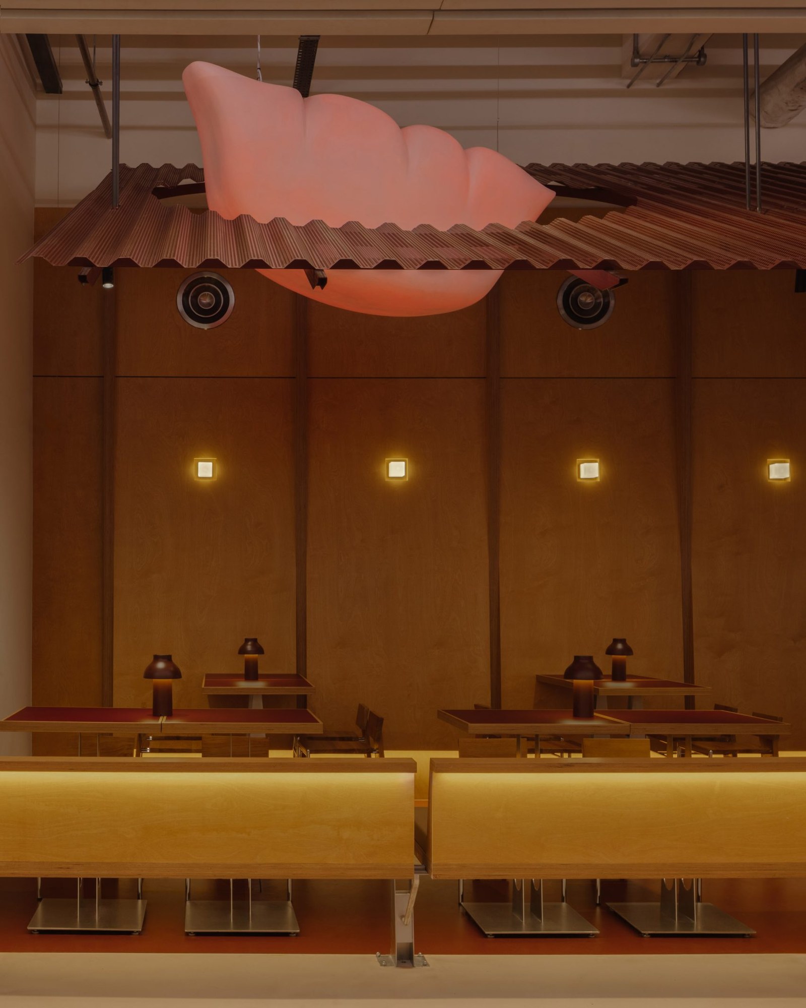 Dumpling-shaped lamp