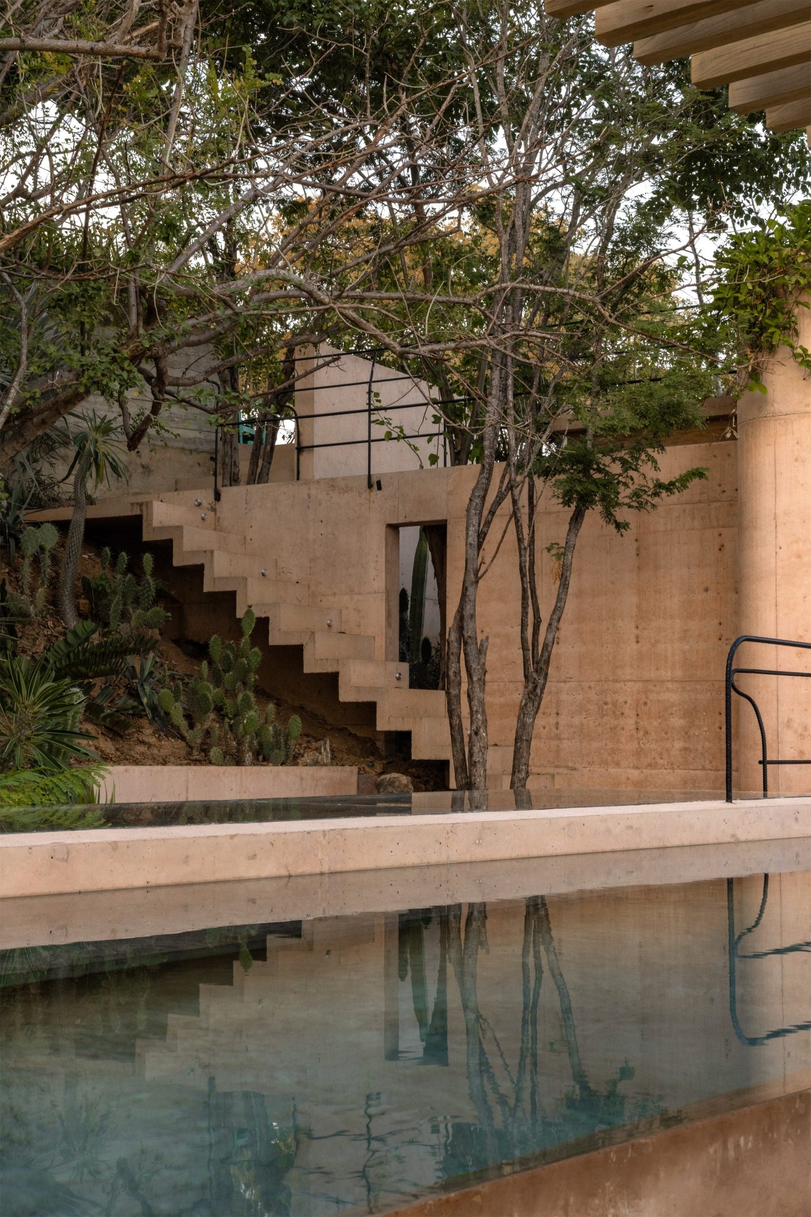 Pool view at Casa Diez Pies by Studio Font