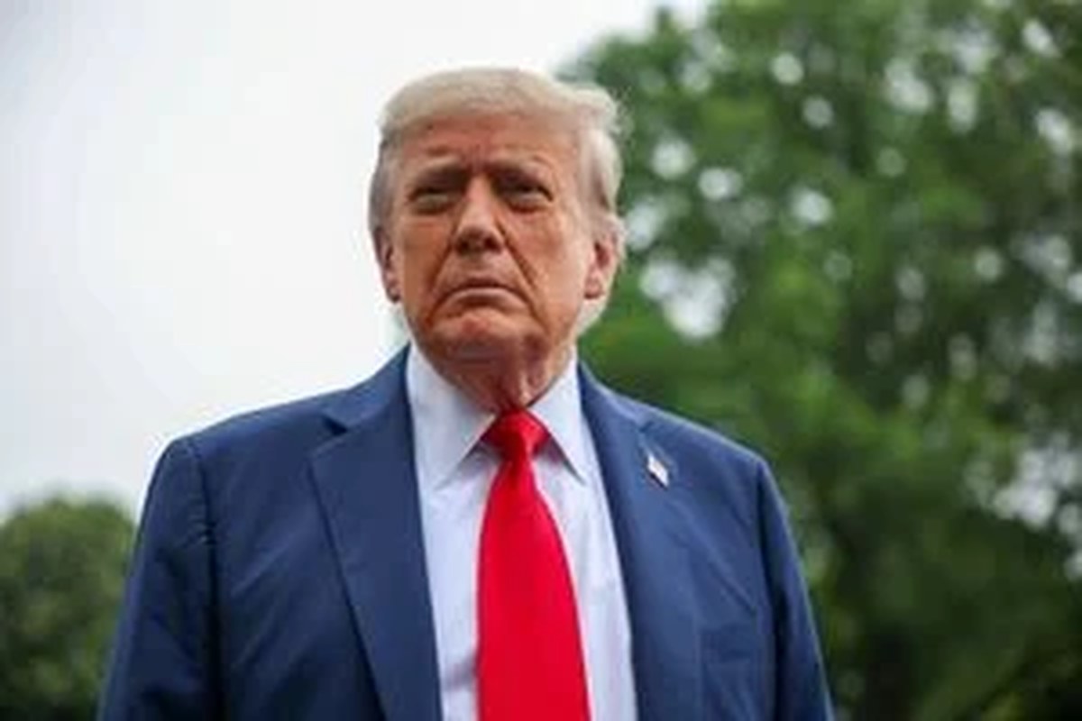 Trump slammed Anthropic's CEO and insisted he's the only AI guardrail needed
