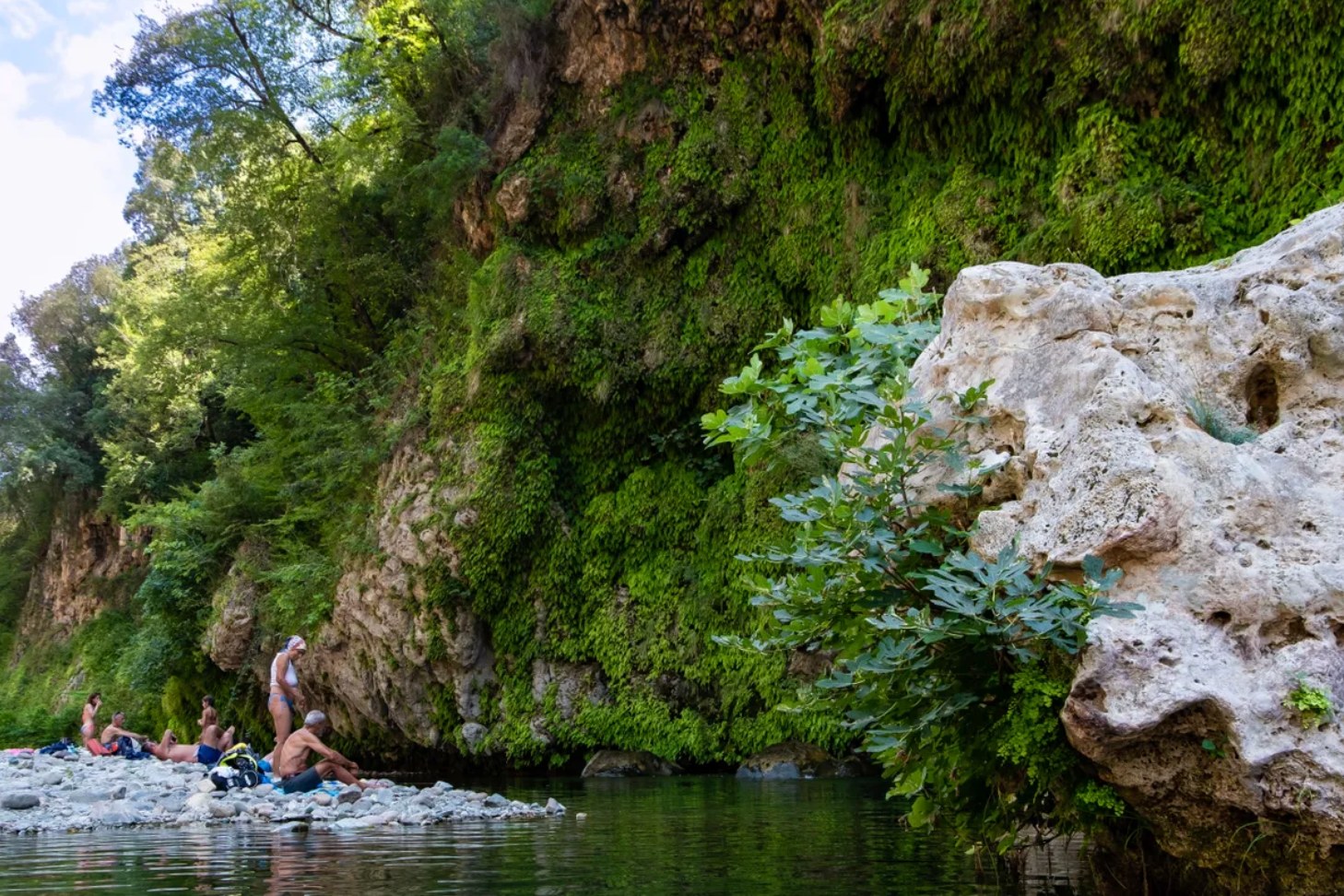 Be careful on the trail down to the water—it’s slippery!