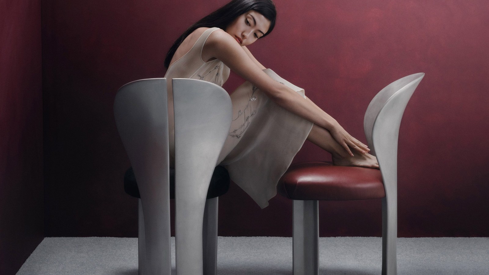 Studio NRG designs Lilium Chair out of recycled metal car rims