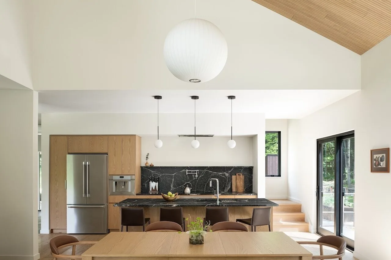 Elizabeth Herrmann Clads a Cornwall Home in Gendai Yakisugi