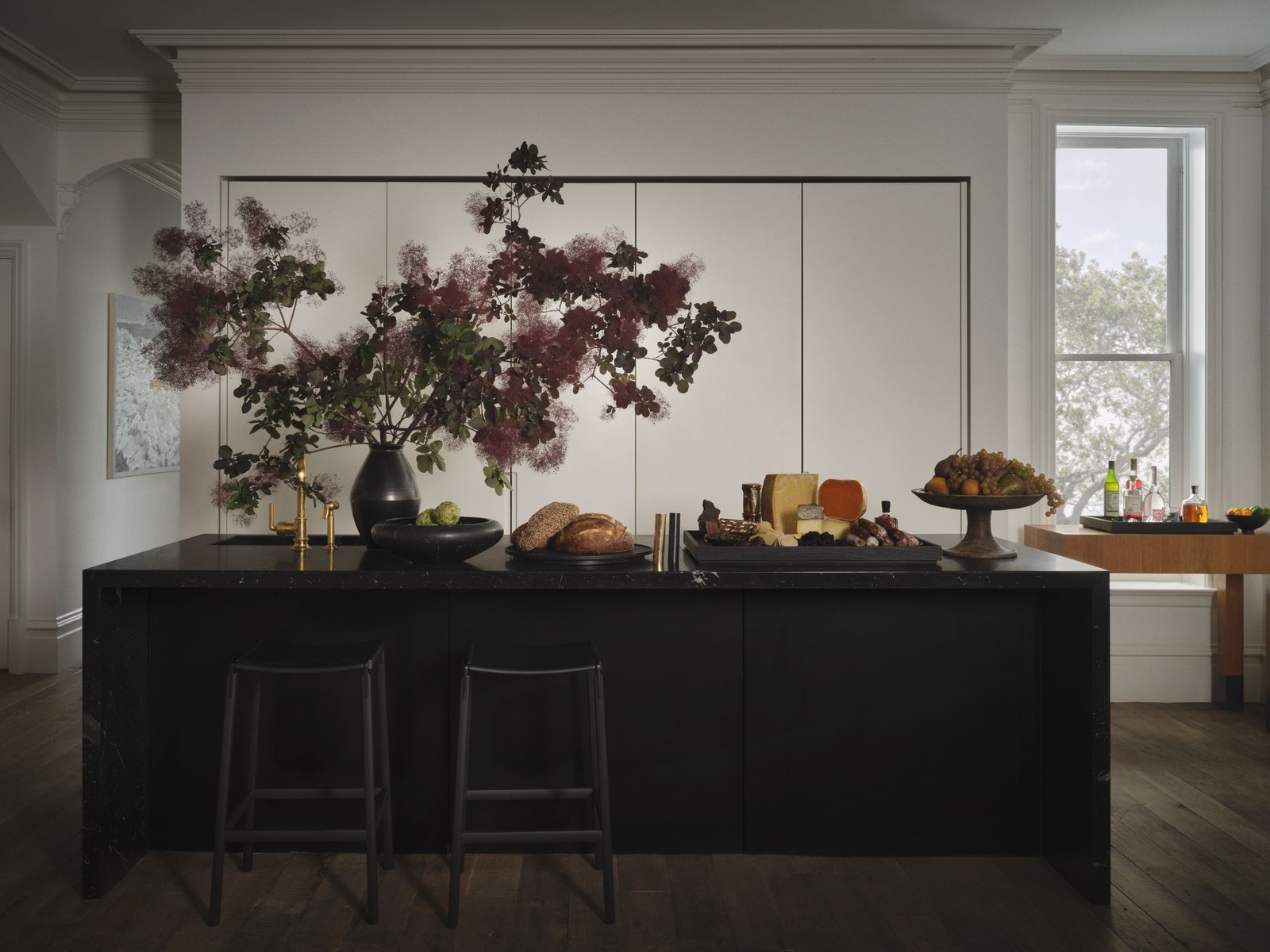 How to host the perfect dinner party with interior designer Nicole Hollis