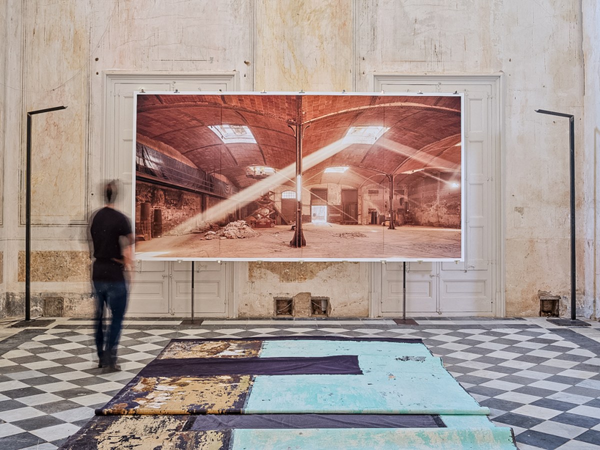 atlas re-edificatoria exhibition connects renovation photography with catalan art - 2
