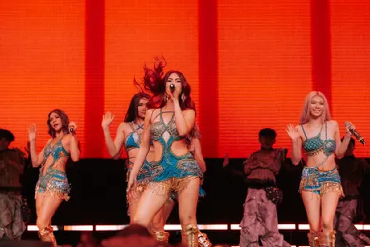 BINI performing at Coachella, 2026.