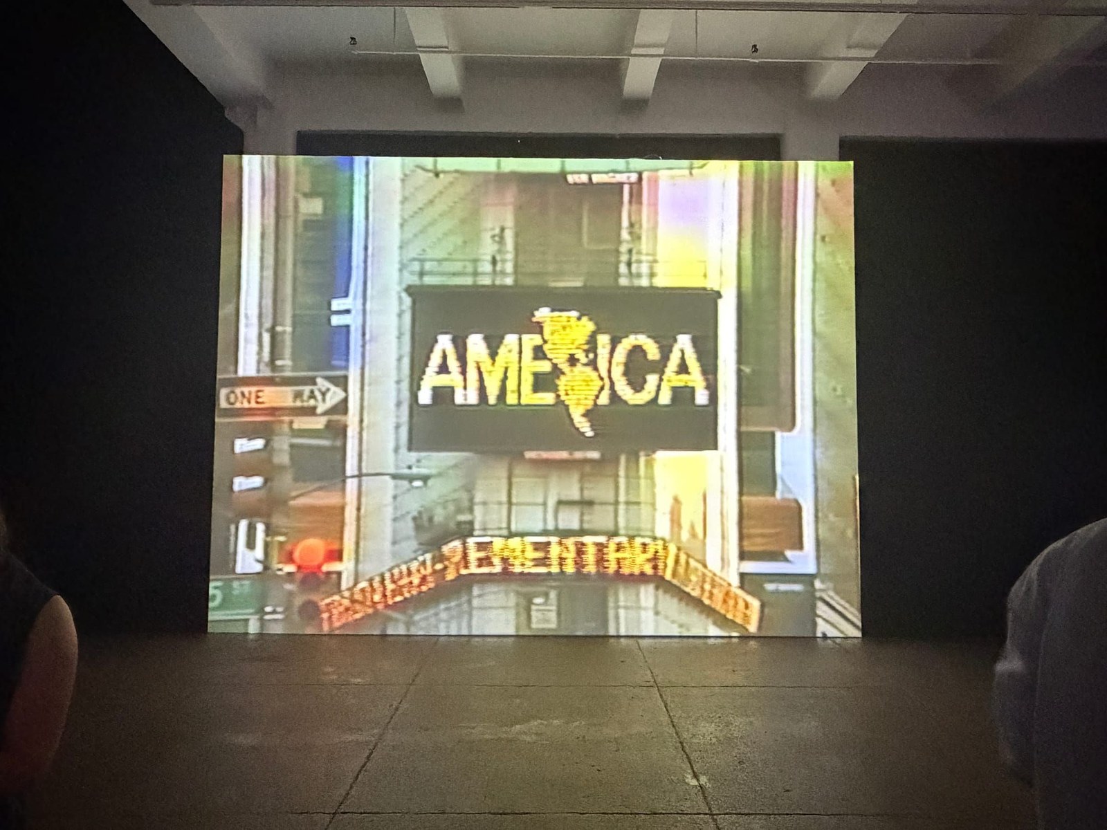 Alfredo Jaar'ın 'A Logo for America': Amerika Birleşik Devletleri'nin 250. Yılında Geri Dönüş