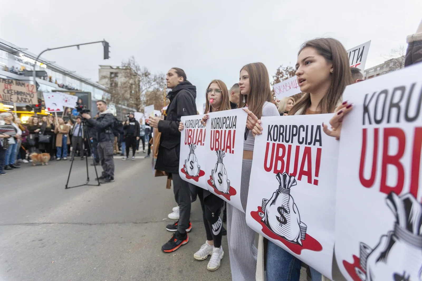 De Belgrado a la Puerta del Sol: por qué sale a la calle la generación Z
