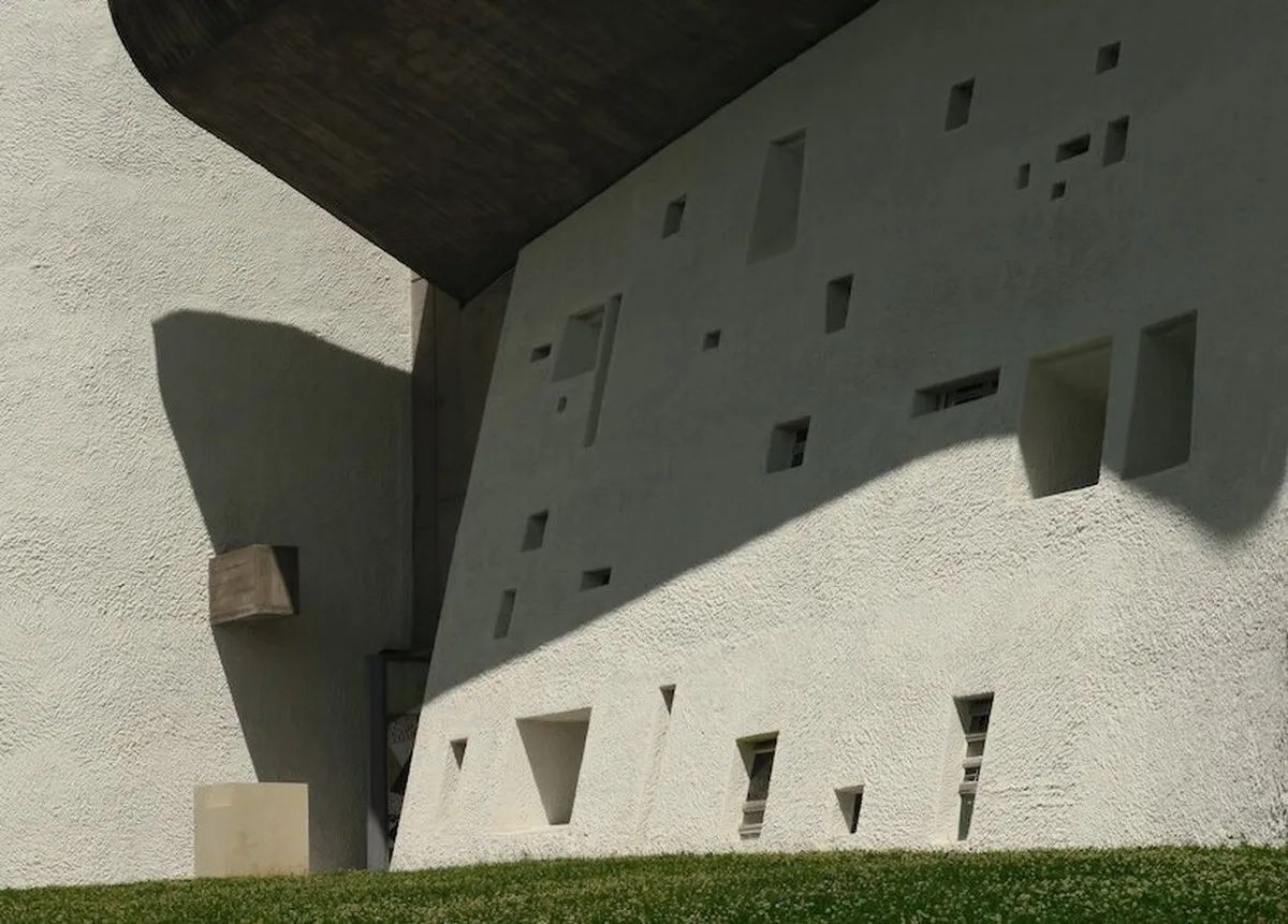 on le corbusier’s 139th birthday, why ronchamp chapel still challenges modern architecture - 3