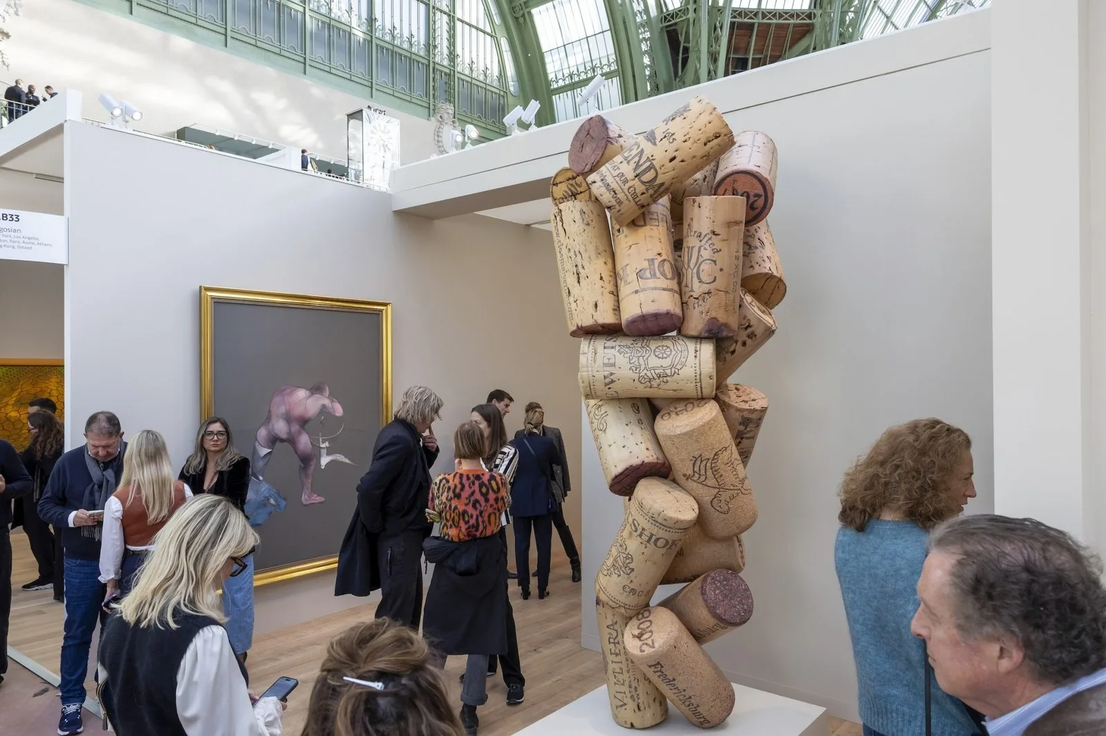 Art Basel Paris'deki "Büyük Cam Baloncuk"ta Satışlar Çabuk Yapıldı; Sonra Kapanış Geldi