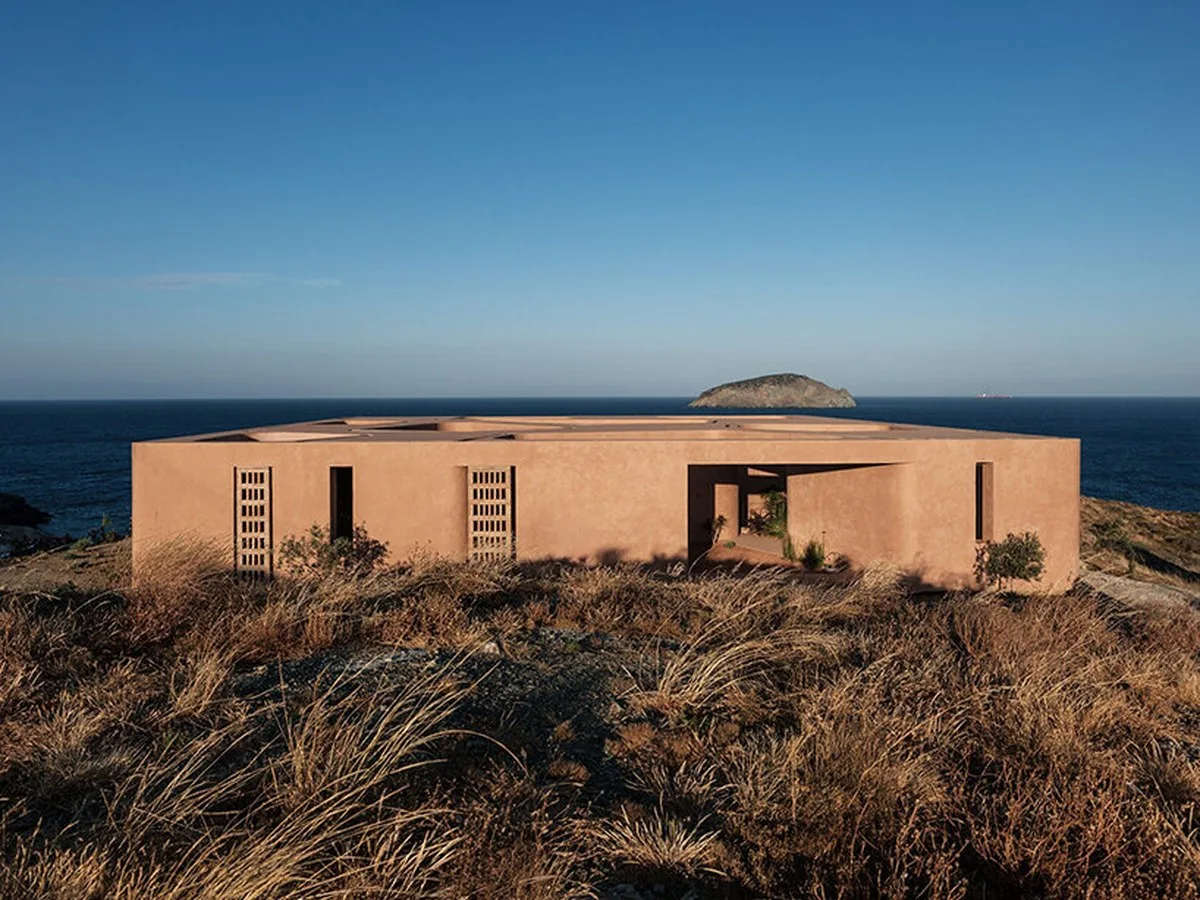 mold m residence