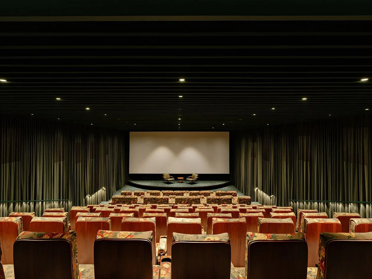 Cine Tutu by Isay Weinfeld interior