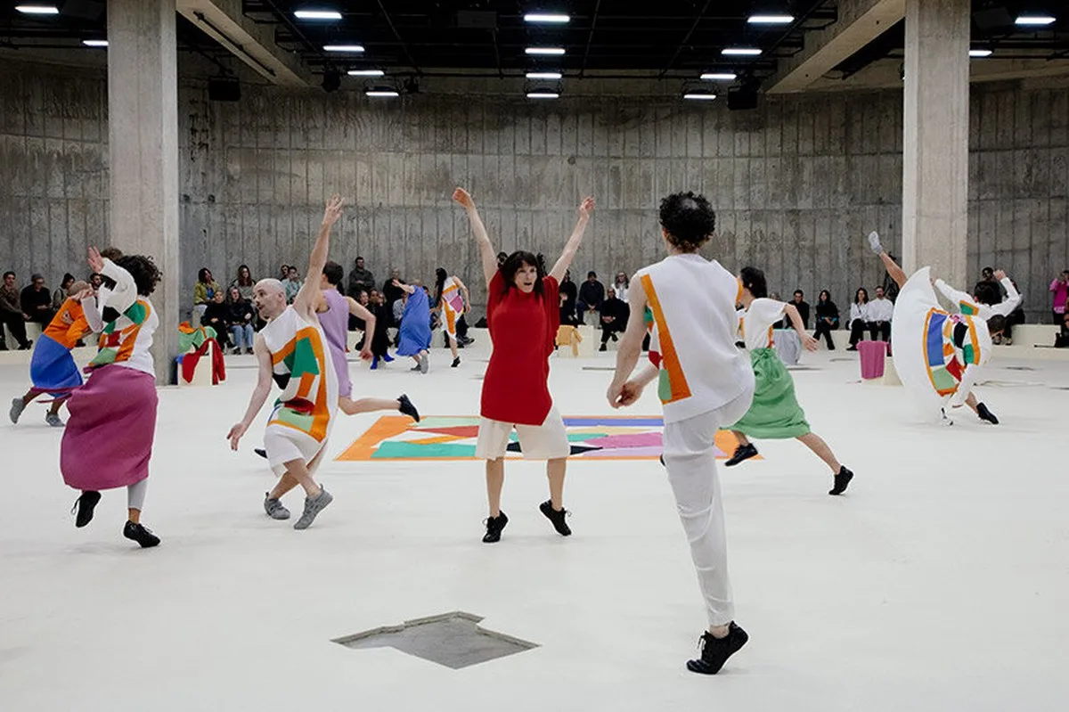 issey miyake turns matisse cut-outs into clothing and choreography at tate modern - 1
