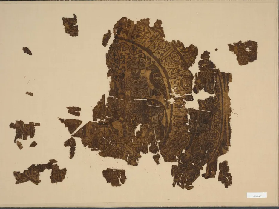 Fragment with falconer riding a bull in a rondel — 1000 Dönemi Türk Sanat Mirası