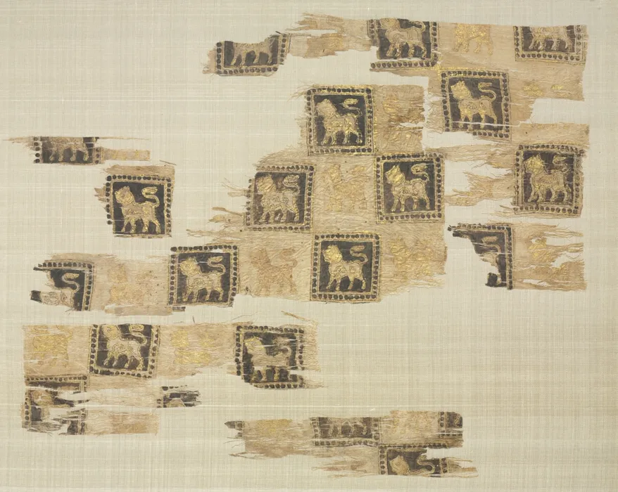 Fragment with gold leaf lions — 1000 Dönemi Türk Sanat Mirası